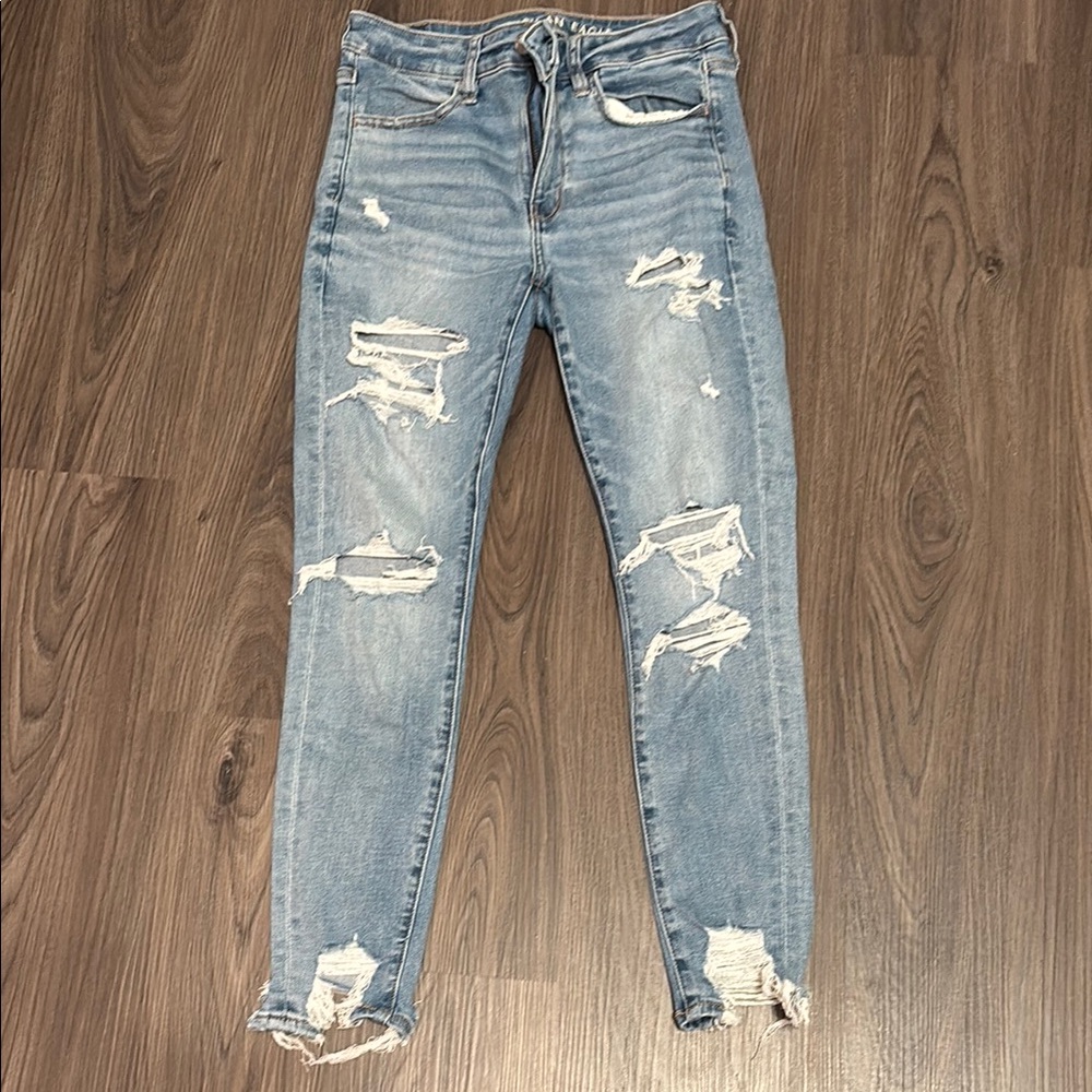 American Eagle Outfitters Light Blue Distressed Skinny Jeans